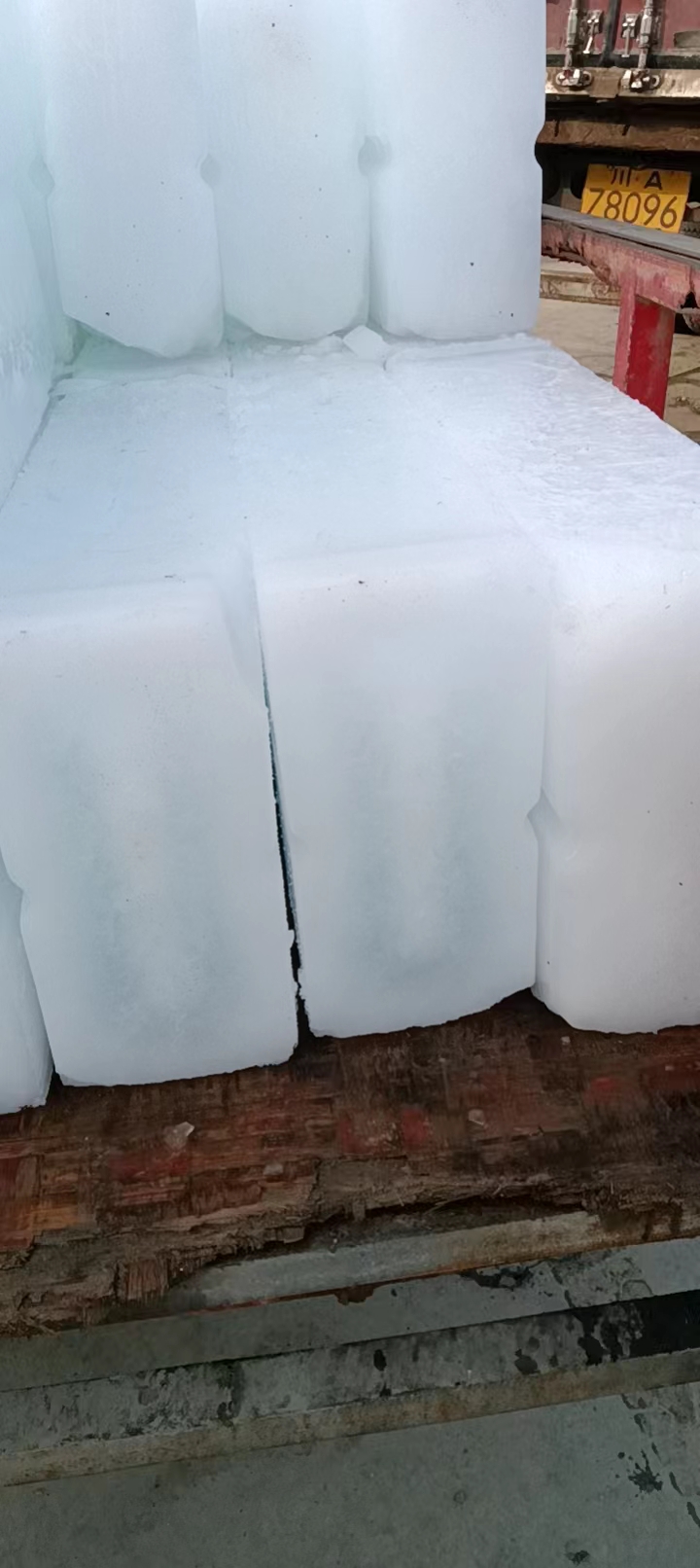 沙坪坝降温冰块哪里买？良臣制冰厂告诉你！
